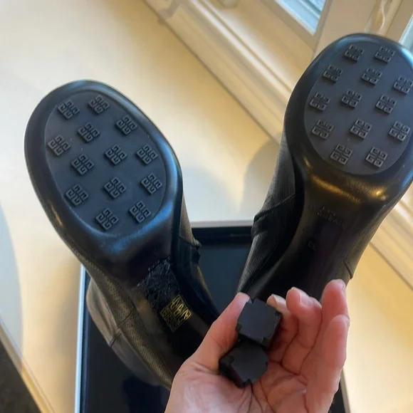 NIB GIVENCHY G CUBE BLACK ANKLE BOOTS. 39 - Picture 9 of 11